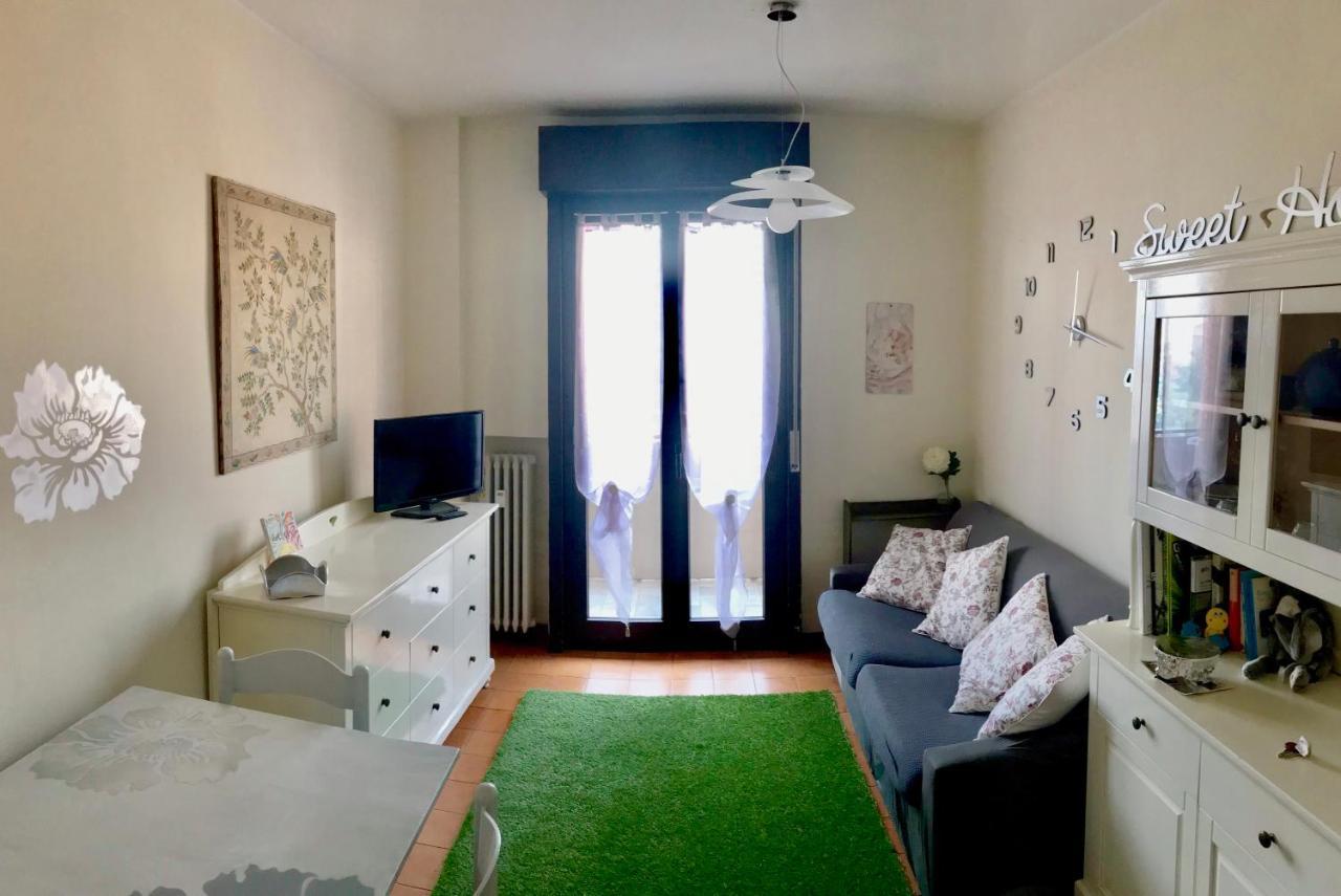 Peony Apartment, Bi-Locale A Due Passi Dal Centro Di Modène Extérieur photo